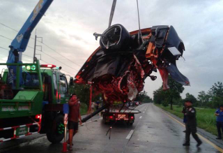 Illustration for article titled Crash Rips Lamborghini Gallardo In Half, Driver Walks Away